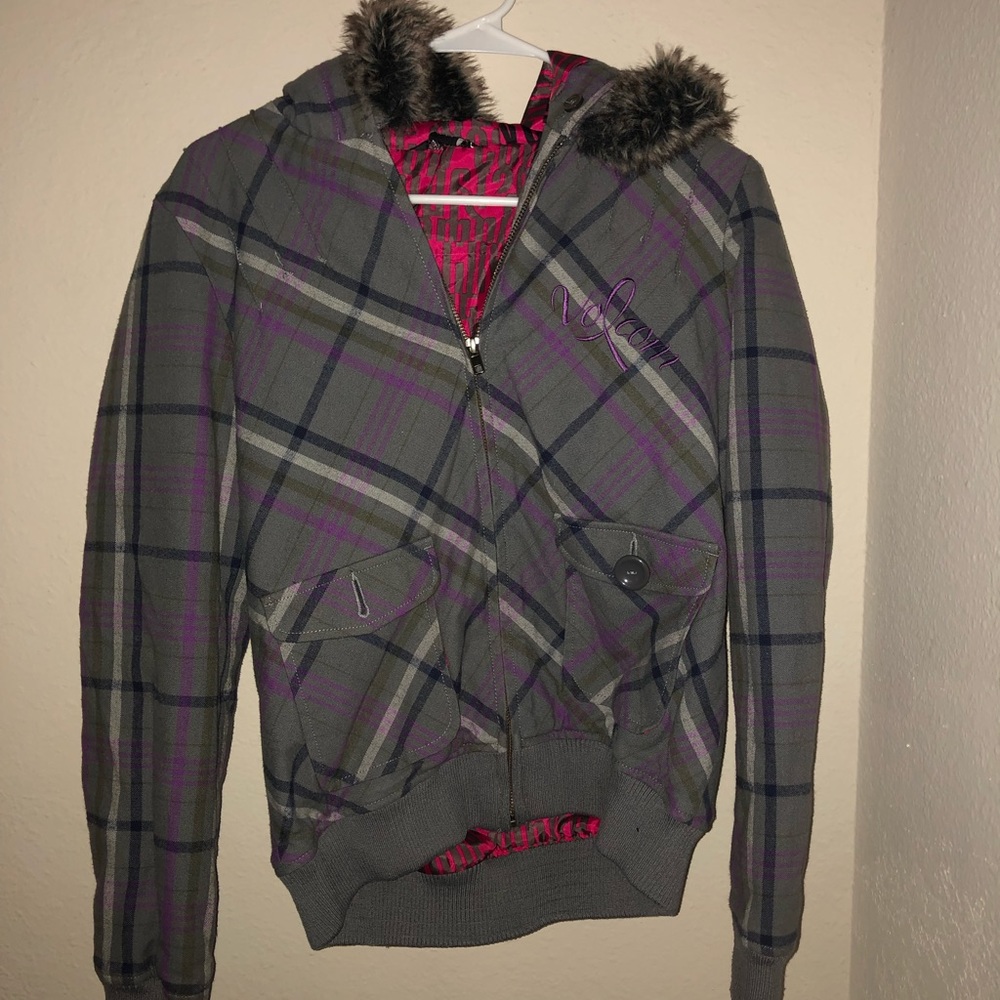 Volcom - Picture 3 of 3